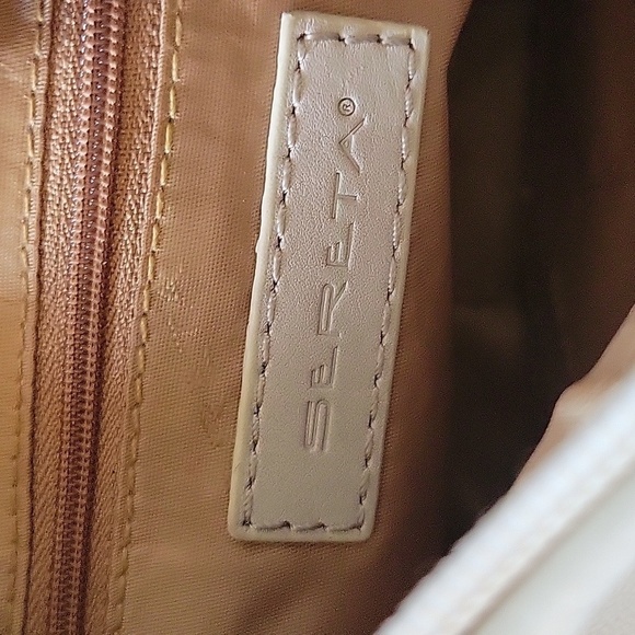 SERETA small beige leather shoulder bag.  Tassel. - Picture 7 of 10